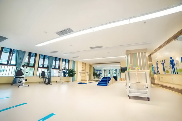 丁子朗認TVB劇集的確開少咗，放眼世界：唔係淨係得敞台